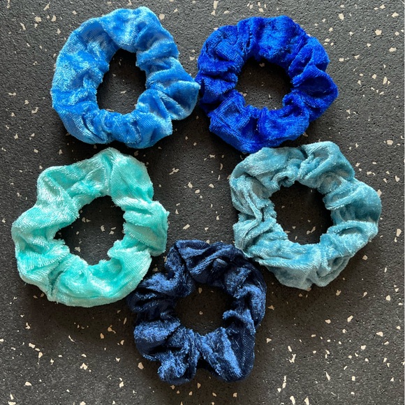 🩵 Velvet Scrunchie Bundle - 5 Blue - Picture 3 of 3